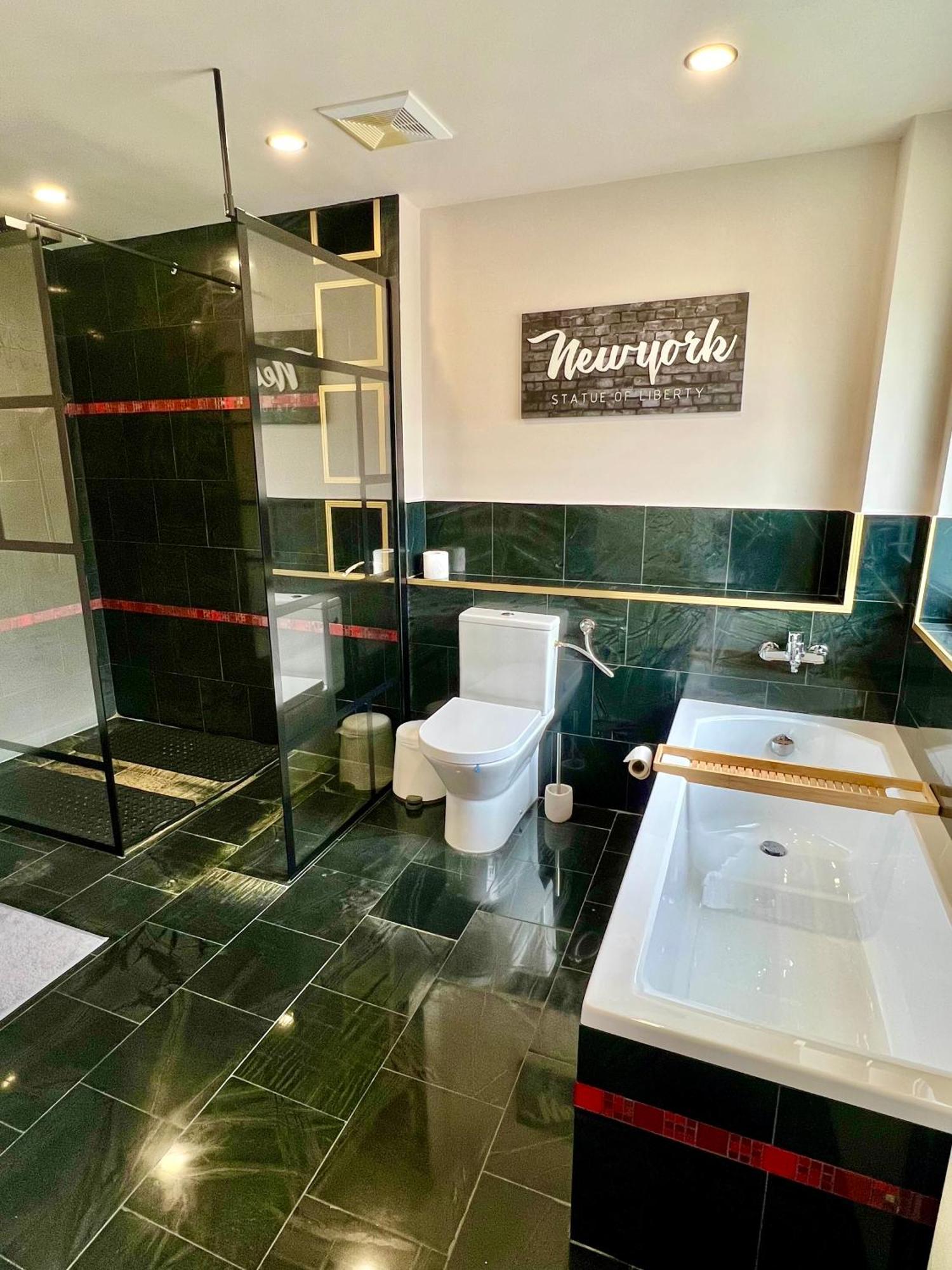 Exklusive Ferienwohnung Mit 3 Schlafzimmern Und 2 Baedern! Алтенау Екстериор снимка